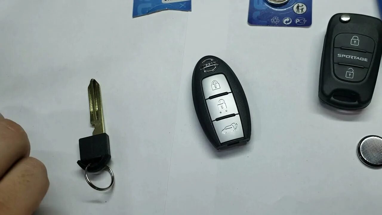 Как заменить батарейку в автоключе Как поменять батарейку в автомобильном ключе