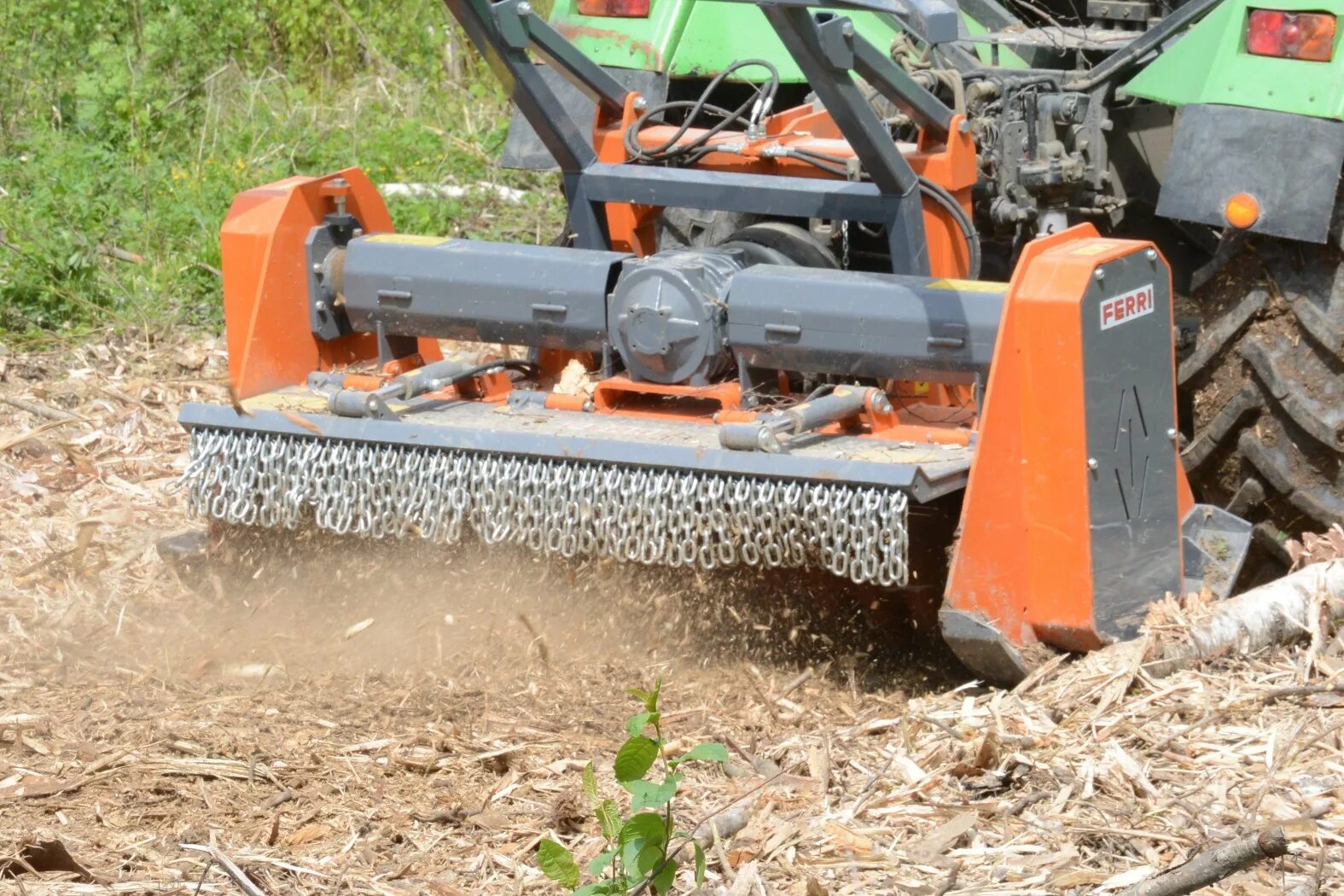 Мульчер фае 250. Косилка цеповая мульчер berti mini 115mm. Цепная косилка reform для трактора. Трактор мульчер мульчер. Мульчер косилка jcb.