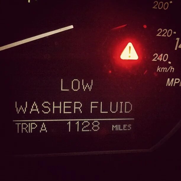 Low washer fluid перевод на русский. Low washer fluid. low washer fluid lexus. low washer fluid перевести. washer fluid low бмв х5.
