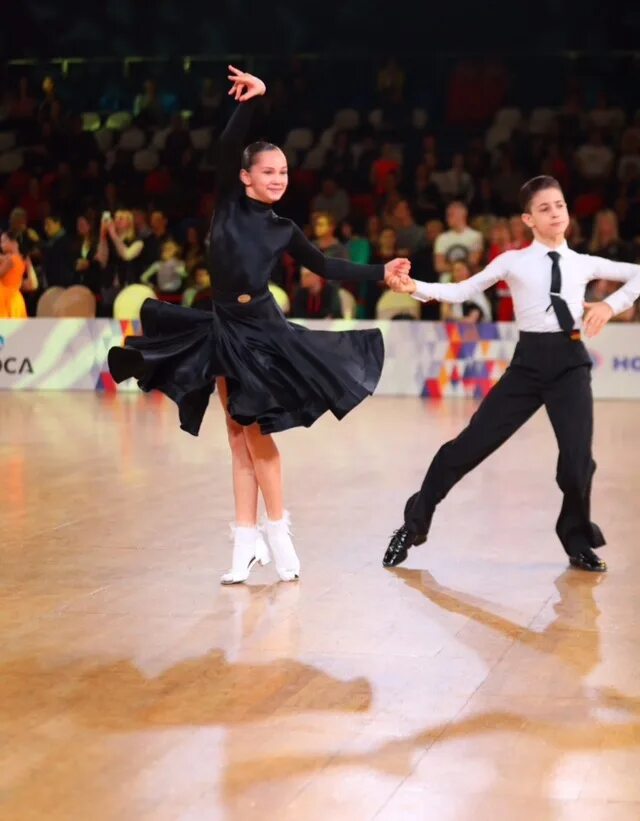 лиза лыхина бальные танцы. фтсарр спортсмены. фтср логотип. открытие в сочи олимпиады танцоры. начинающие спортсмены фтсарр.