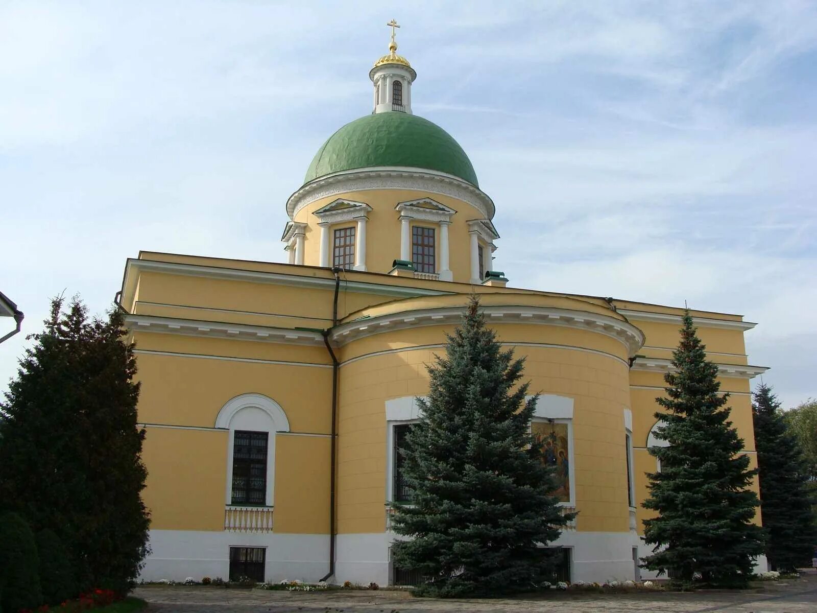 Храм Троицы Живоначальной в Даниловском монастыре. Покровский храм в Даниловском монастыре. Даниловский вал 22 монастырь. Свято даниловский монастырь сайт