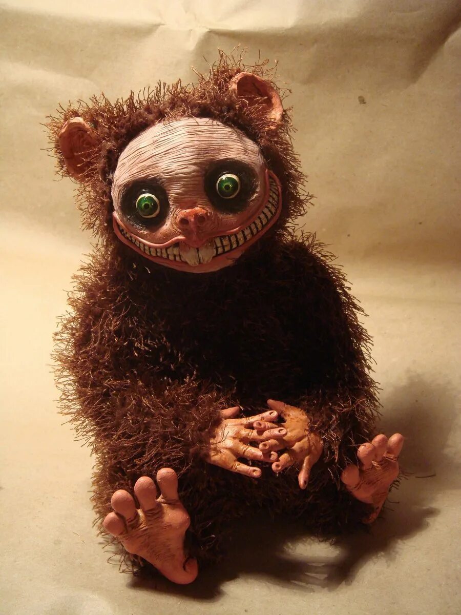 Как выглядят настоящие игрушки. Кукольные монстрики santaniel. Кристофер робин милн игрушки. Настоящий чебурашка. Как выглядят настоящие игрушки.