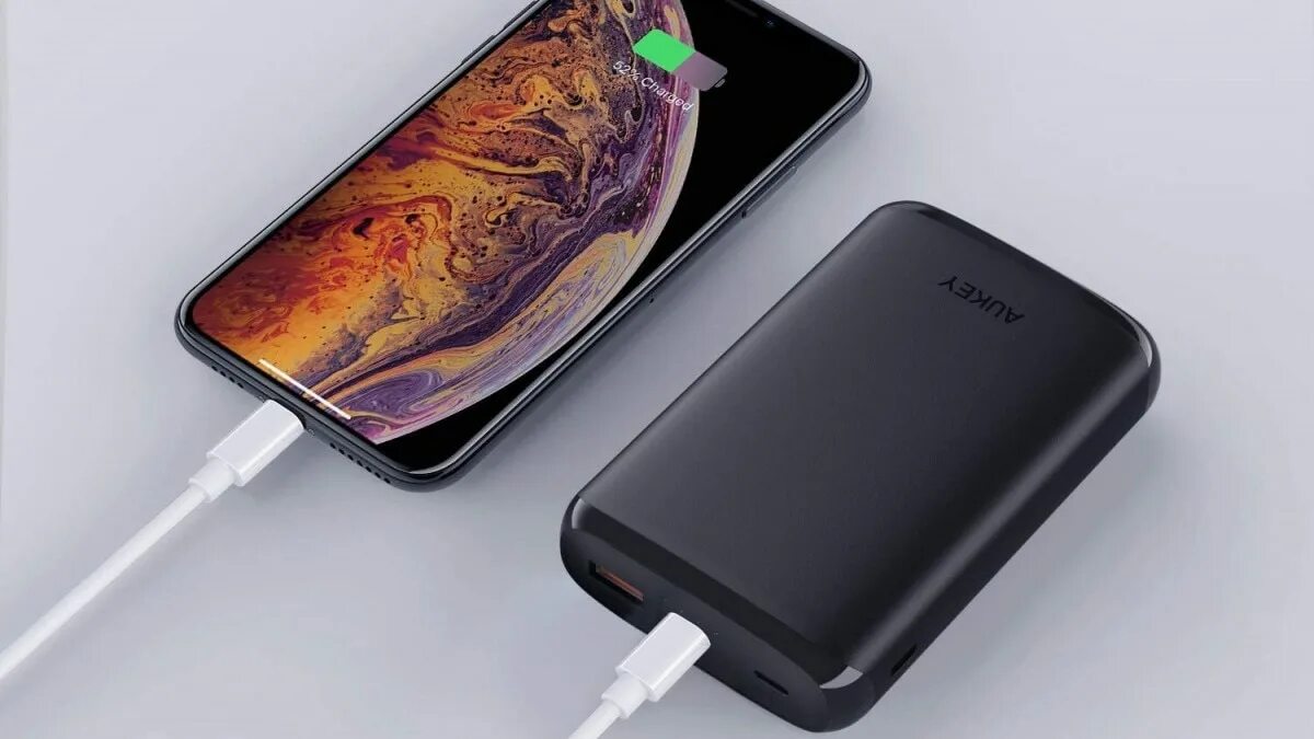 Лучшие повербанки 2024. Power Bank для айфона 11. Чехол Power Bank для iphone 11. Power Bank айфон 13. Power Bank для iphone XR.