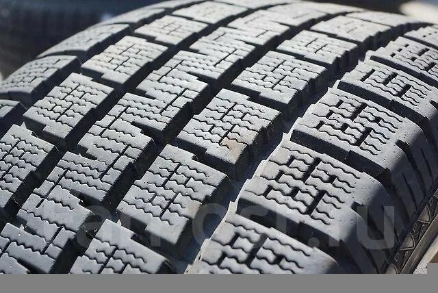 Пирелли айс 215 65 16. Резина Pirelli Ice Storm. Pirelli Winter Ice Control 215/65 r16 б\у. Автомобильная шина Pirelli p3000 m+s 215/65 r15 95t всесезонная. Зимняя резина лите айс.