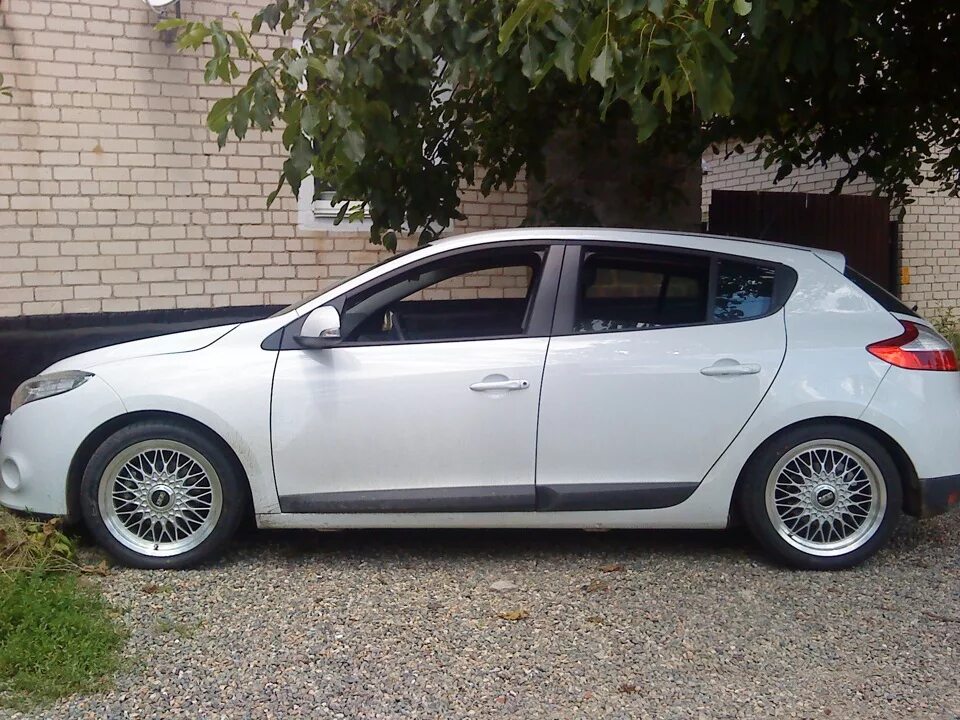 Megane диски. Renault Megane 3 r17. Renault Megane 3 диски. Megane 2 17 диски BBS. Диски Рено Меган 3.