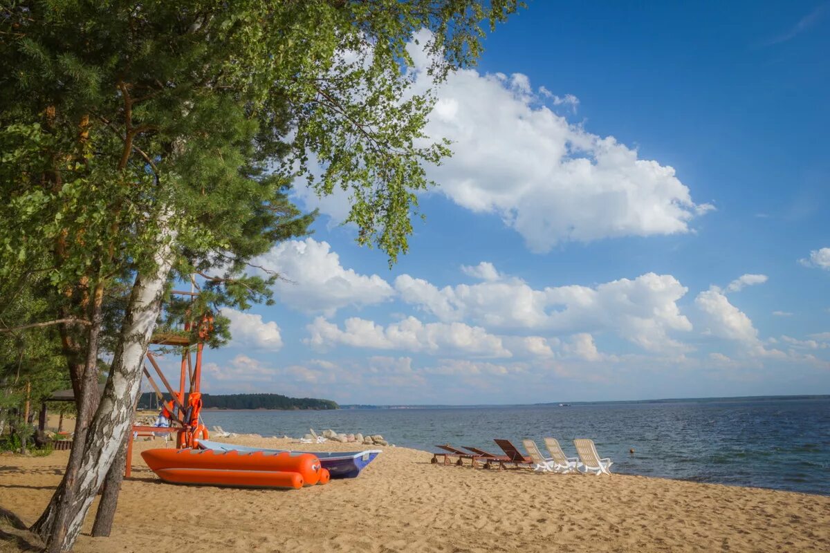 Рыбинские пляжи. Пляж Коприно Рыбинск. Рыбинское водохранилище бухта Коприно. Парк бухта Коприно. Ярославское Взморье бухта Коприно.