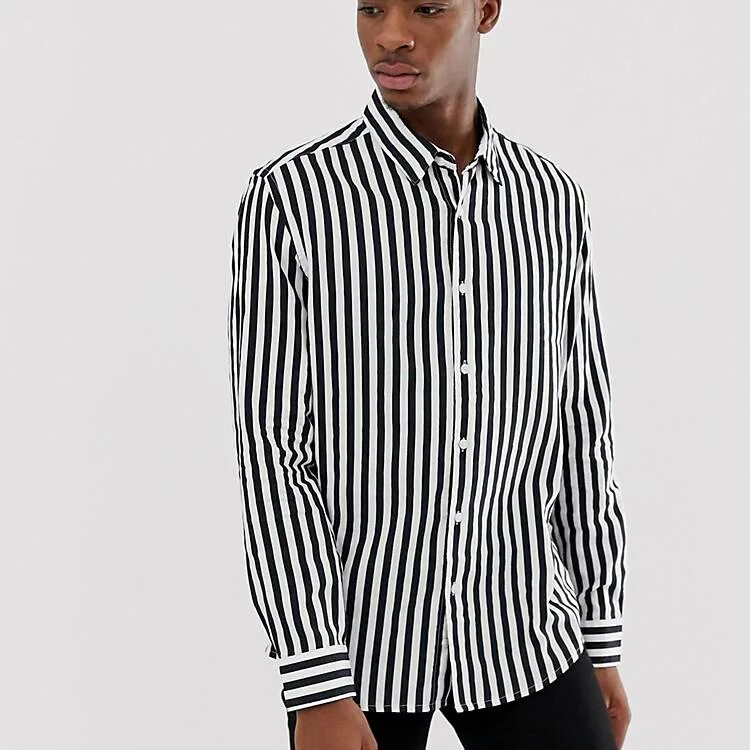 Полосатая рубашка мужская. Рубашка в полоску морская. Рубашка bershka мужская. Черная рубашка в полоску. Рубашка в черную полоску мужская.