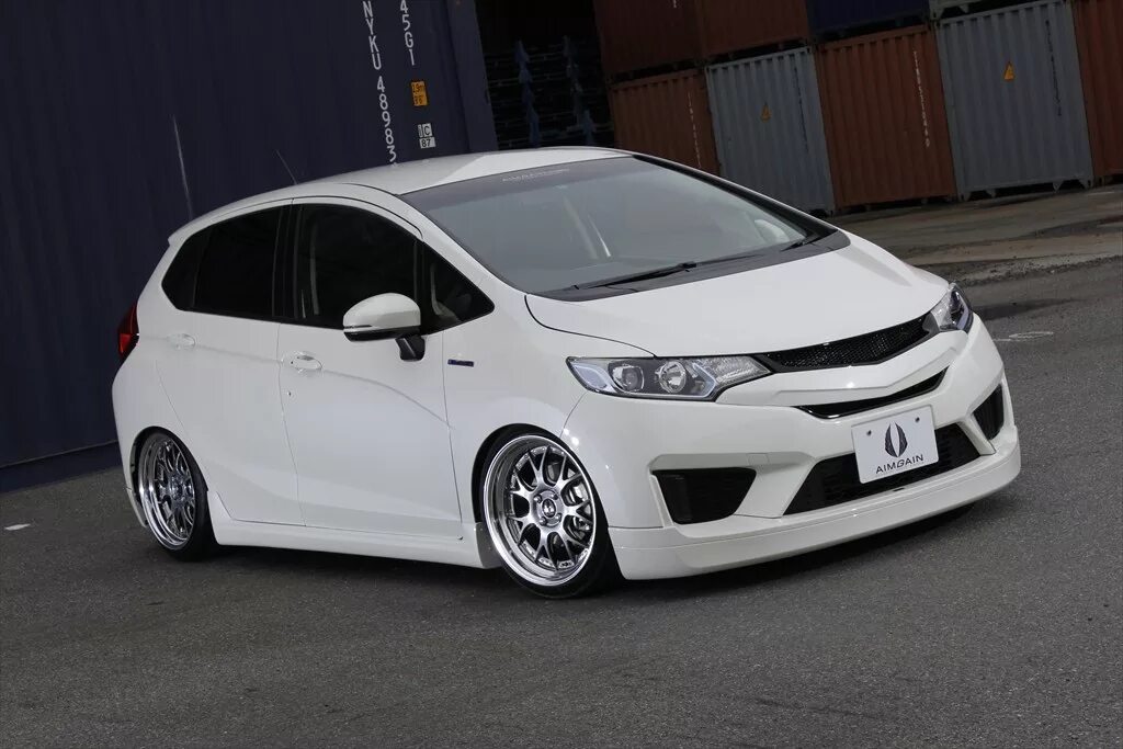 Фит gk4. Honda Fit 2014 Tuning. Honda Fit gk5. Хонда фит 2014 в обвесах. Хонда фит 5.