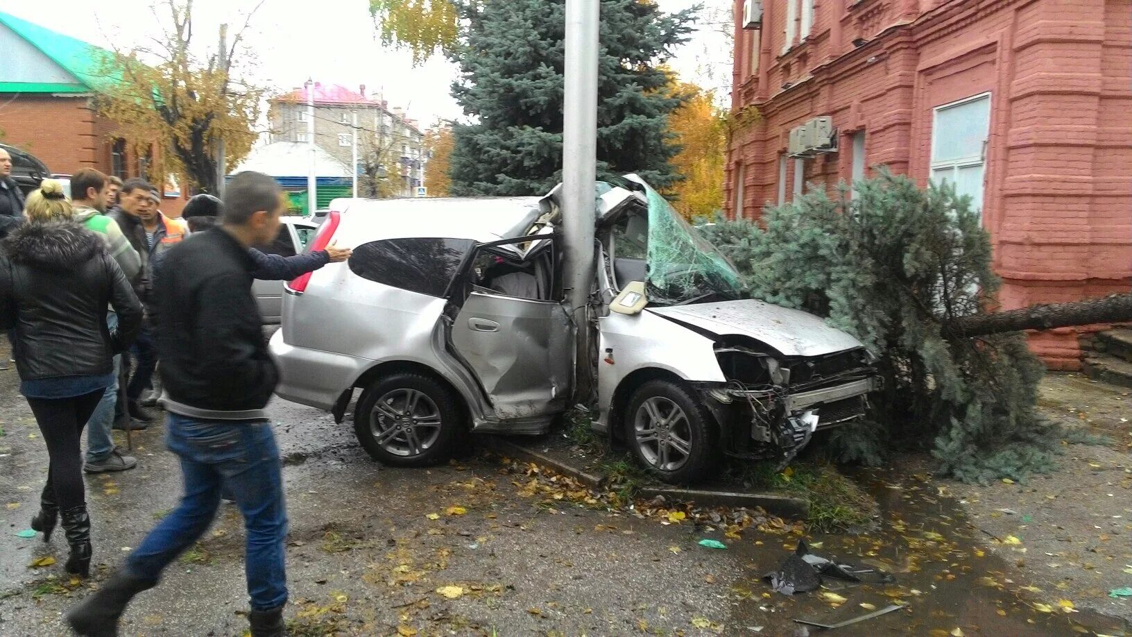 Баш дтп стерлитамак. Авария в стерлитамаке на карла маркса. дтп стерлитамака на сегодняшний день. происшествия стерлитамака на сегодняшний день. страшные дтп в стерлитамаке.