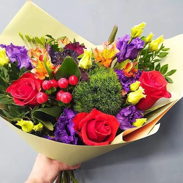 Flowwow доставка цветов. Пышный бюджетный букет. Заказ цветов пермь с доставкой. Цветы с доставкой пермь. Свадебная флористика.