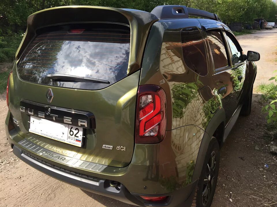 Как поставить на рено дастер. Renault duster спойлер. рено дастер 2 спойлер. спойлер рено дастер 2019. спойлер на рено дастер 2025.