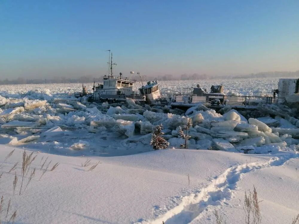 Где кромка ледостава на енисее на сегодня. Предивинск красноярский край. ледостав на енисее. переправа зимой на енисее. казачинское красноярский край зимой.