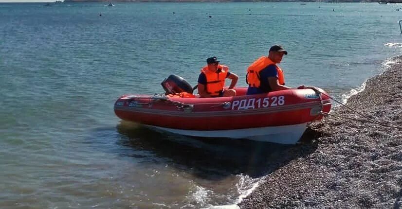 Утонул катамаран. В судаке утонул мужчина 30.08.2025. феодосия барселона свердловские туристы на катамаранах.