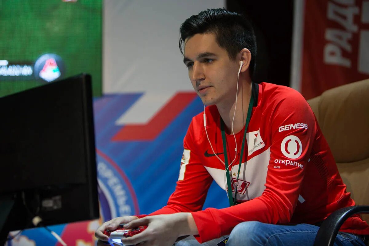 Кефир стример. Кефир стример. Decent mama твич. Сергей никифоров кефир. Сергей никифоров киберфутболист.