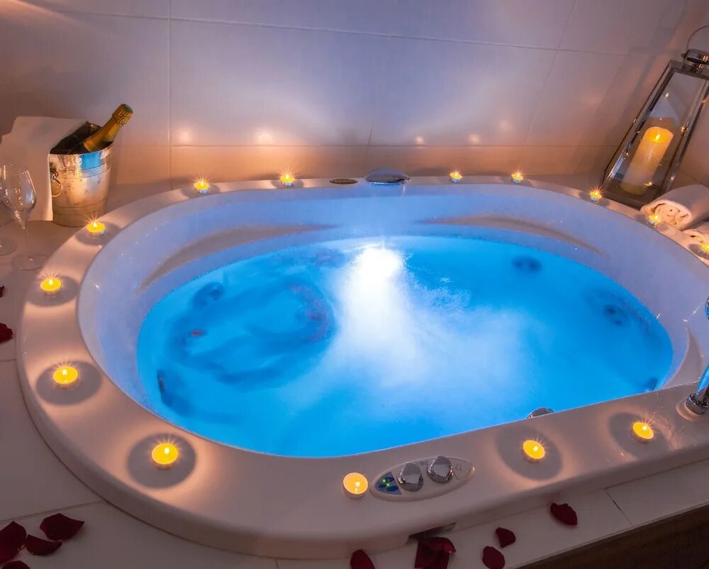 Высокие поддоны для джакузи 150-120. Business club джакузи. Treesse fusion. Jacuzzi jp12f джакузи с гидромассажем. Джакузи со встроенным телевизором.