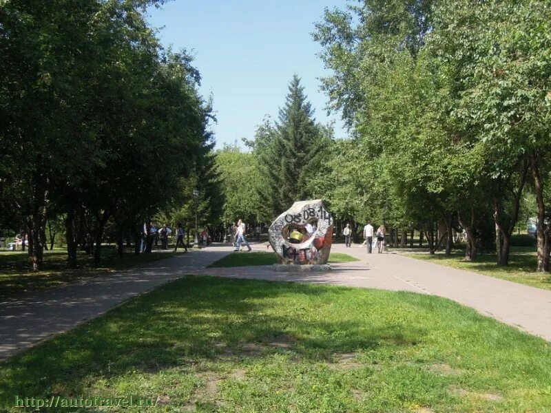 Первомайский сквер новосибирск фото Гулять запрещается: 15 эпичных фото с реконструкции Первомайского сквера в Новос