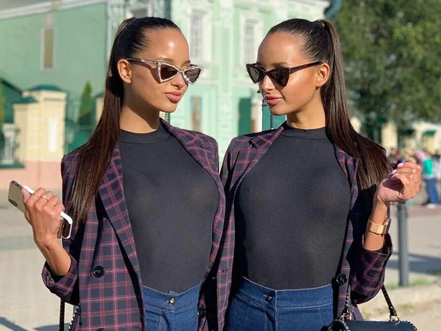 аделя-алина фатхеева. аделина и алина фахтеевы. близняшки фахтеевы. казанские близняшки аделина и алина слив. аделя-алина фатхеева.