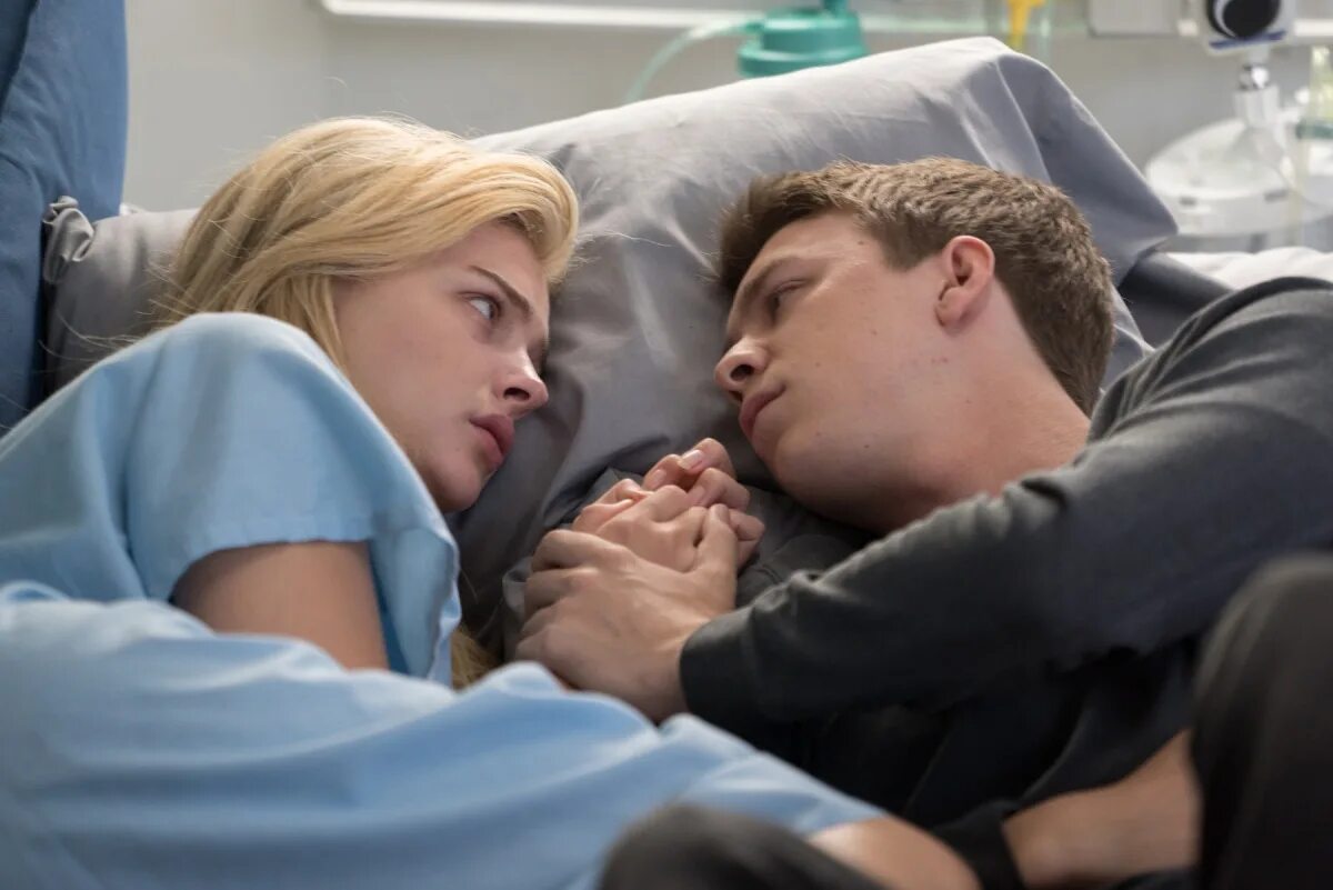 Молодые умирают от сердца. Болит сердце. Смерть в реанимации в больнице. Сердечный приступ смерть. Heart attack.