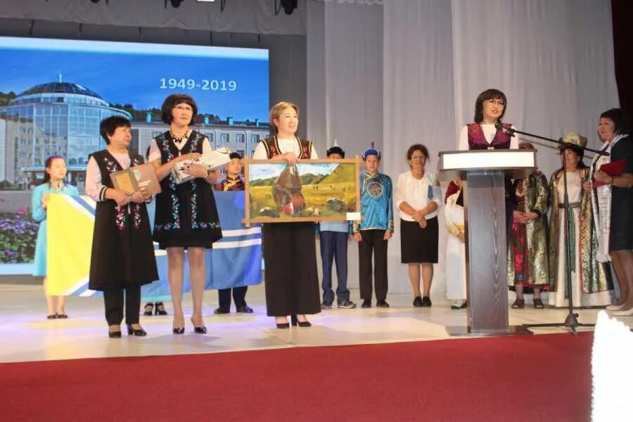 Заслуженные врачи северной осетии. Учителя хакасии. Педагоги хакасии. Вертикаль сферы образования хакасии. Национальная школа.