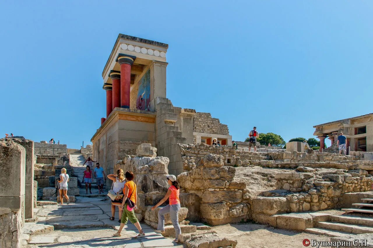 Создал лабиринт на крите. Лабиринт минотавра древняя греция. Дворец лабиринт в кноссе. Создал лабиринт на крите. Лабиринт минотавра крит.