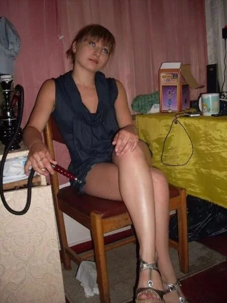 Игривая и застенчивая женушка приятеля