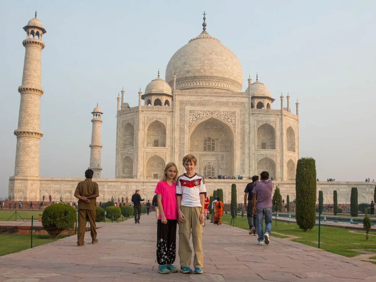 Тадж-махал всемирное наследие. Махал махал махал песня. Тадж махал 8k. Taj mahal short paragraph. Арабское искусство тадж махал.