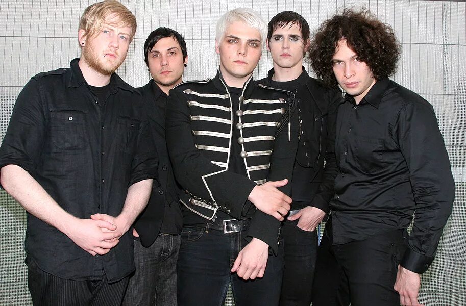 My chemical romance 2001. My chemical romance this is how. This is how i disappear my chemical romance. My chemical romance 2023. This is not romance strade.