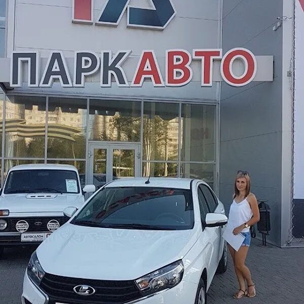 Автосалон лада фасад. Липецкий автомобиль. Автодилер ру. Автосалон парк авто. Парк авто липецк.