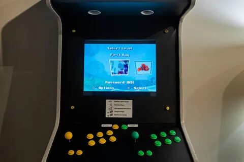 12 кинотеатров
