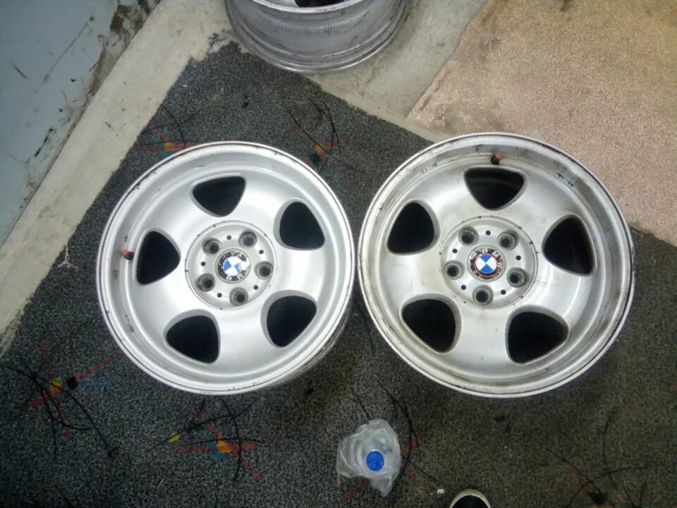 Диск 90. Бмв е36 диски 90 стиль. 90 стиль bmw e46. 90 стиль на е34. диски бмв 90 стиль.