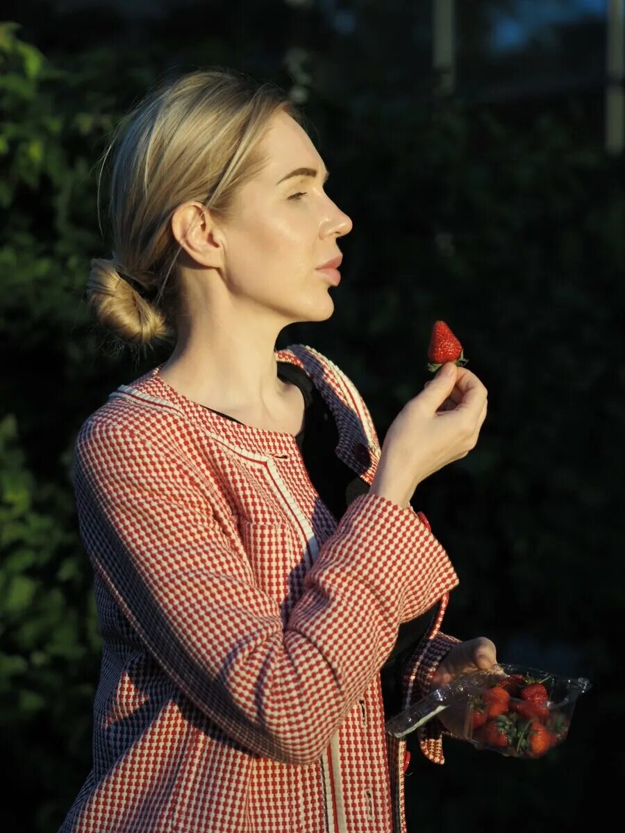 Татьяна аюпова плохой косметолог. Доктор аюпова косметолог. Татьяна аюпова косметолог семья фото. Аюпова татьяна алексеевна. Косметолог аюпова.