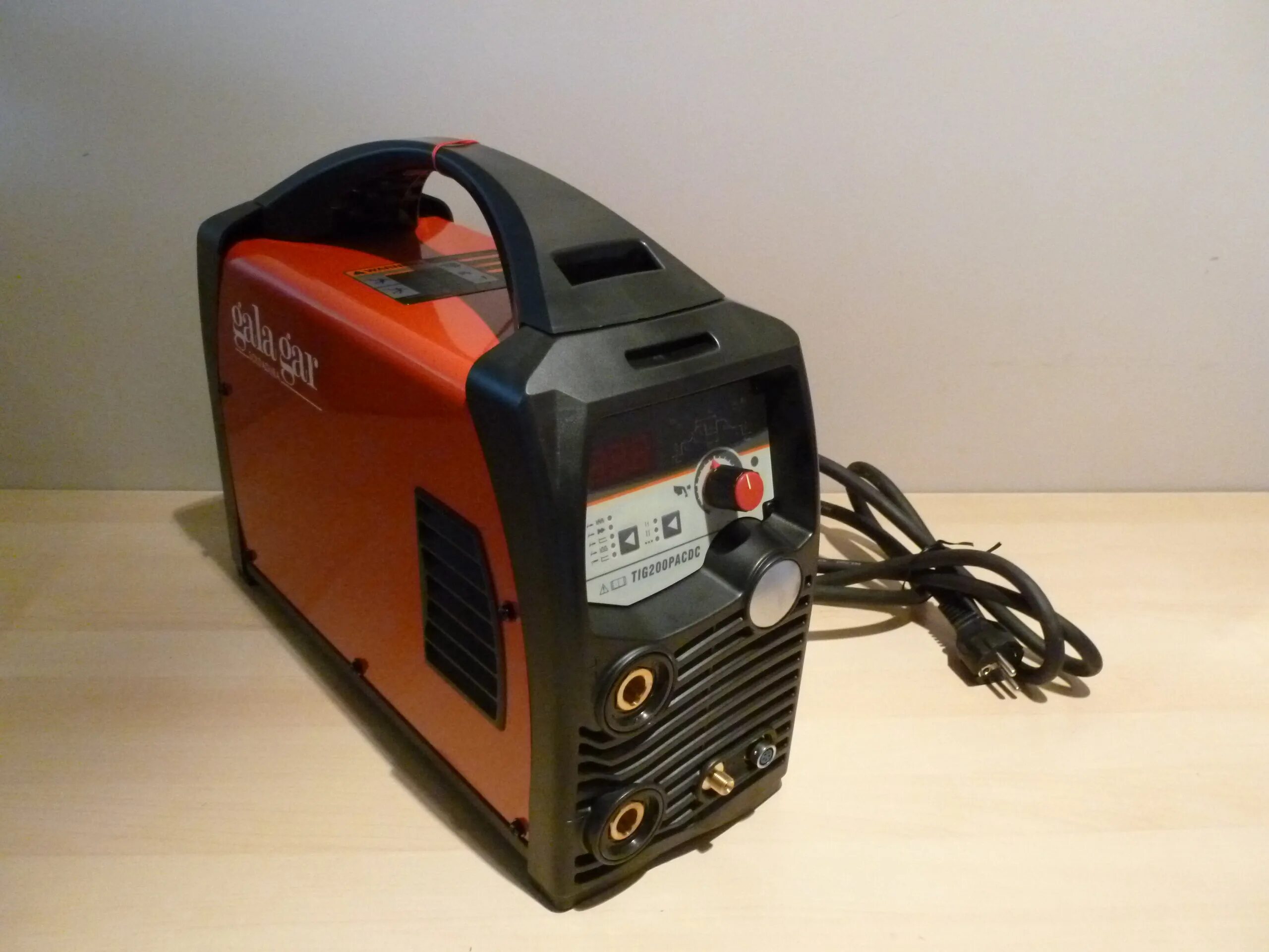 Kemppi 2300. Kemppi master tig mls 2300 ac/dc. Kemppi 2300 ac/dc. Kemppi mls 2300 acdc. Kemppi mastertig mls 2300 acdc.