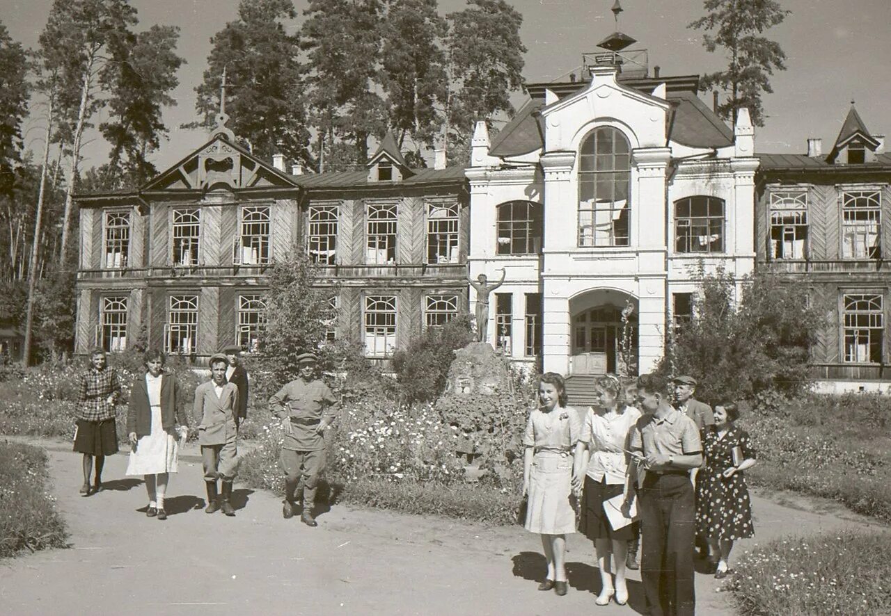 кострома отдых. в дом отдыха приехали 70 женщин и 50 мужчин краткая запись. кантри-хоум на волге база отдыха. в дом отдыха приехали 70. пансионат костромской.