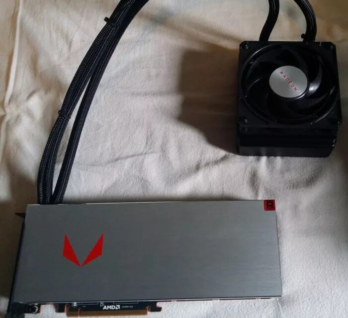 Amd radeon vega 64 драйвера. Vega 64 liquid cooling. radeon rx vega 64 liquid. vega 64 liquid. где стоит вега 64.