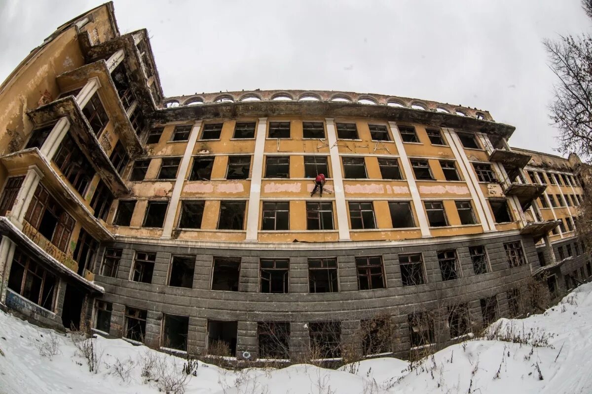 Больница в зелёной роще екатеринбург. Заброшки екб. Больница в зелёной роще екатеринбург заброшка. Зеленая роща заброшка. Зелёная роща екатеринбург психбольница.