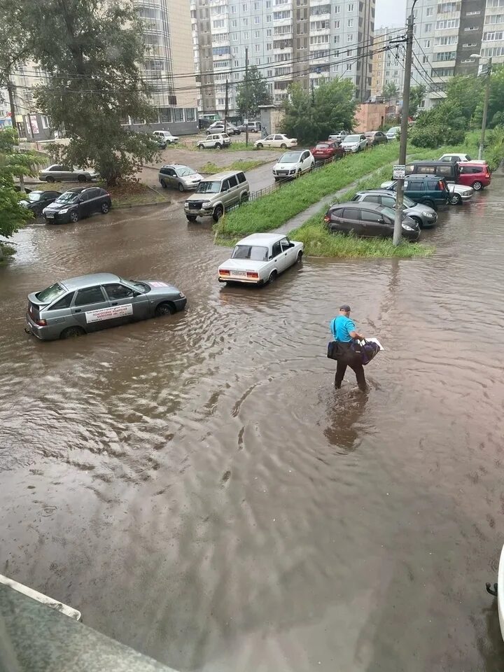 Где затопило город. Красноярск ливень потоп. Наводнение в Красноярске 2021. Затоп в Красноярске. Потоп в Красноярске.
