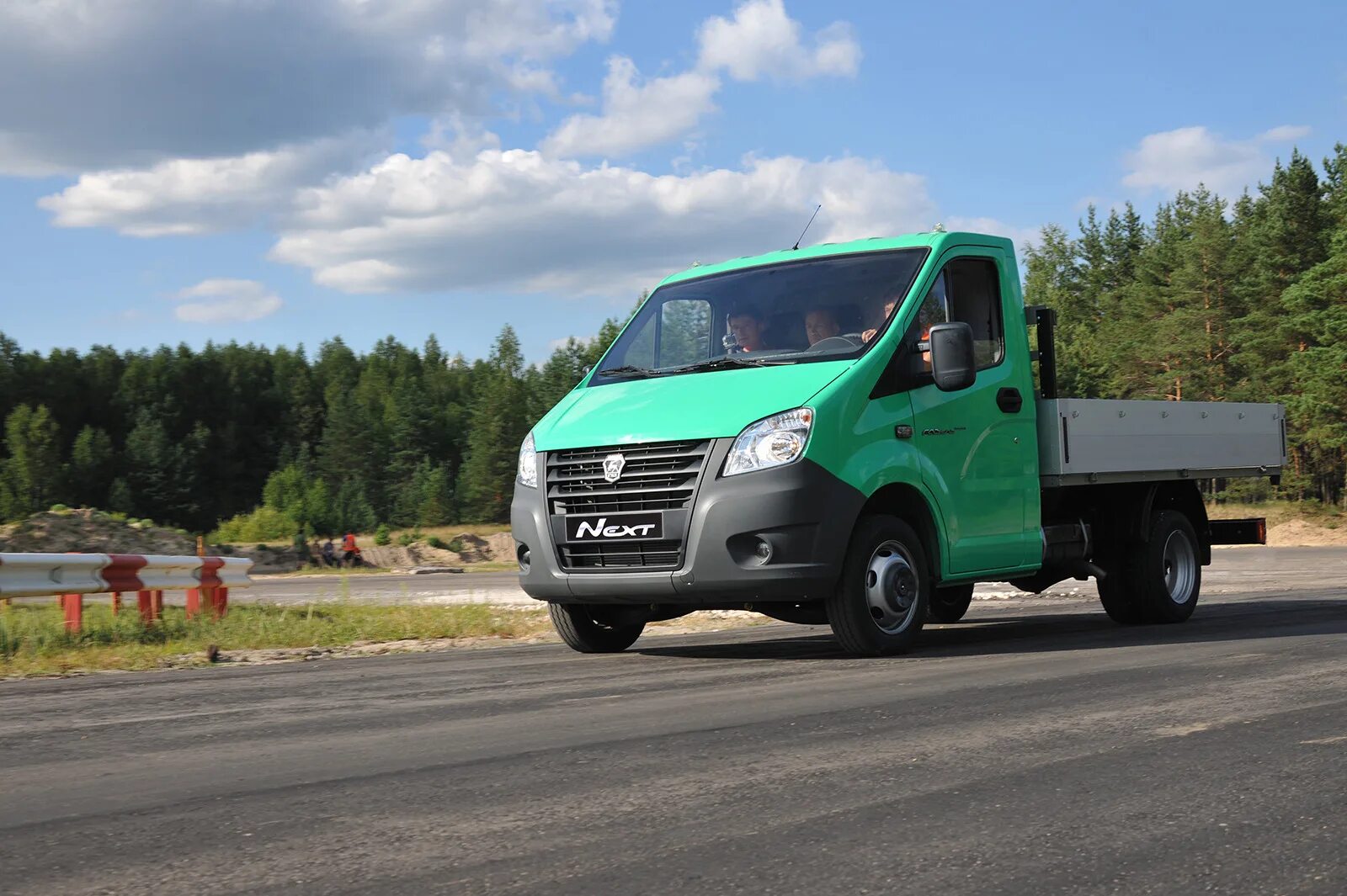 Некст фото. Газель Некст бортовая. Газель next борт. Газель Некст 2014 года. Газель Некст бизнес.