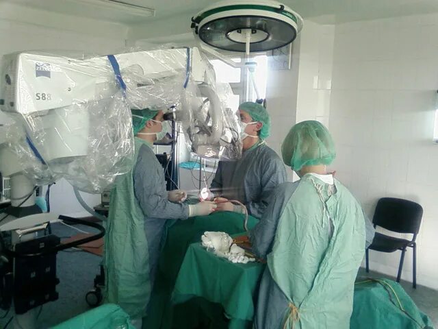 Научно-исследовательский институт микрохирургии. Нейрохирургическая операционная. Научно-исследовательскими институты томска. Микрохирургия окб. Микрохирургия презентация.