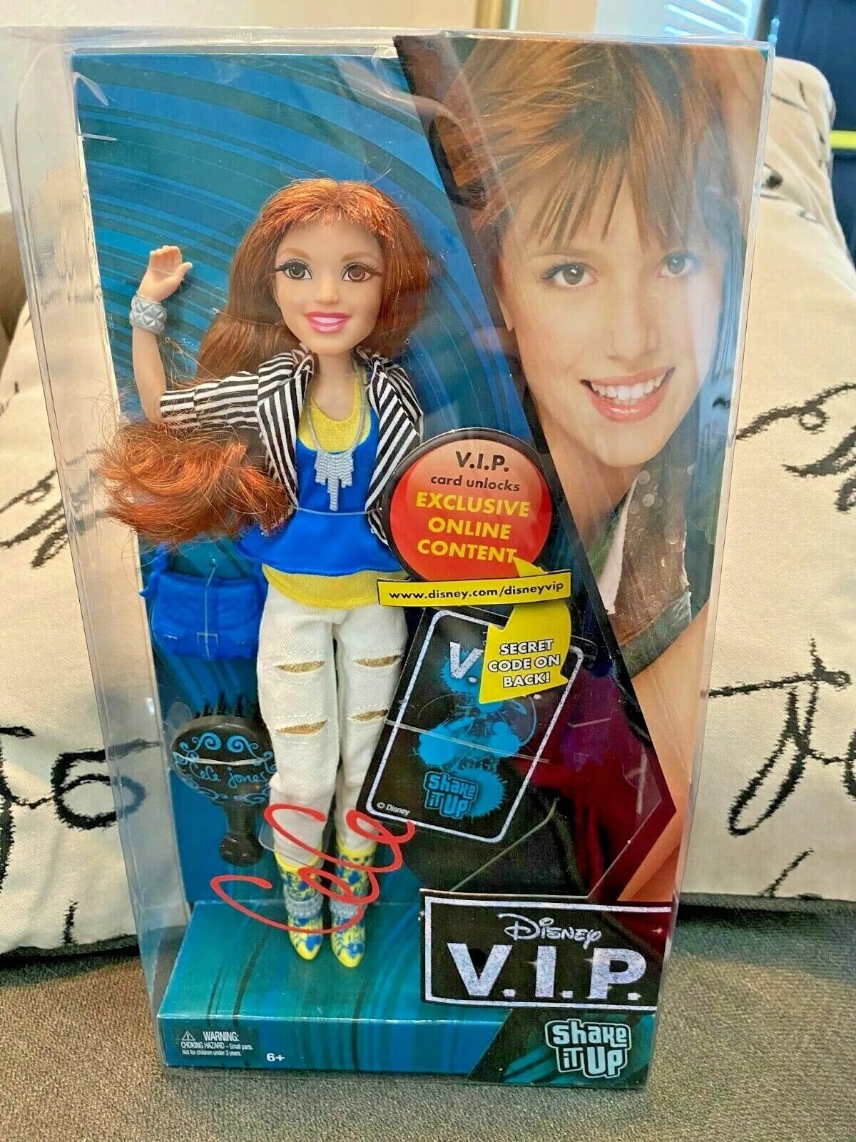 Doll карточка. Куклы дисней вип. Alex russo кукла. Коллекционные вип куклы. Disney vip.