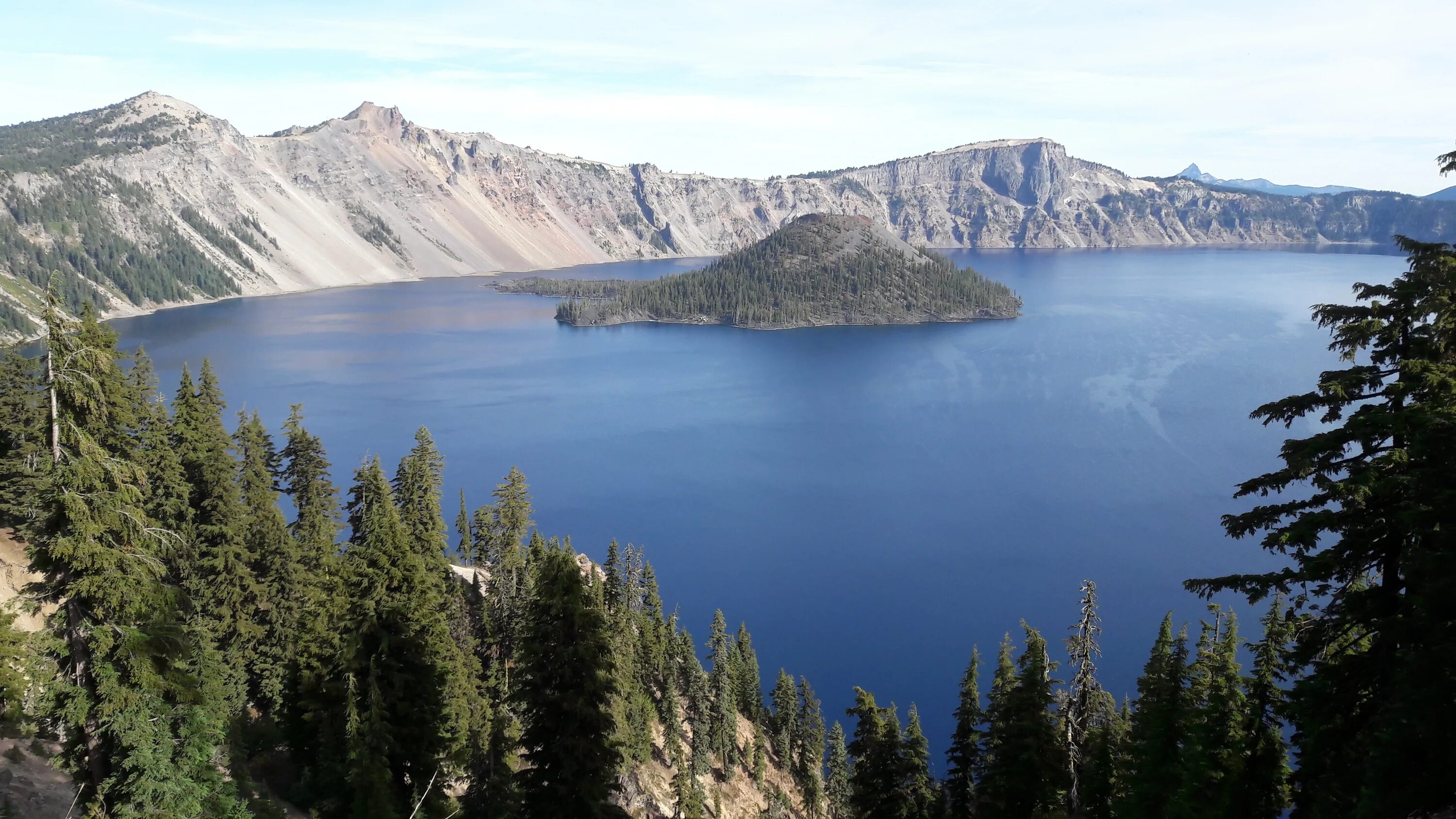 Crater Lake National Park Oregon. Орегон США. Озера Орегона Винский. Озеро Крейтер, штат Орегон зимой.