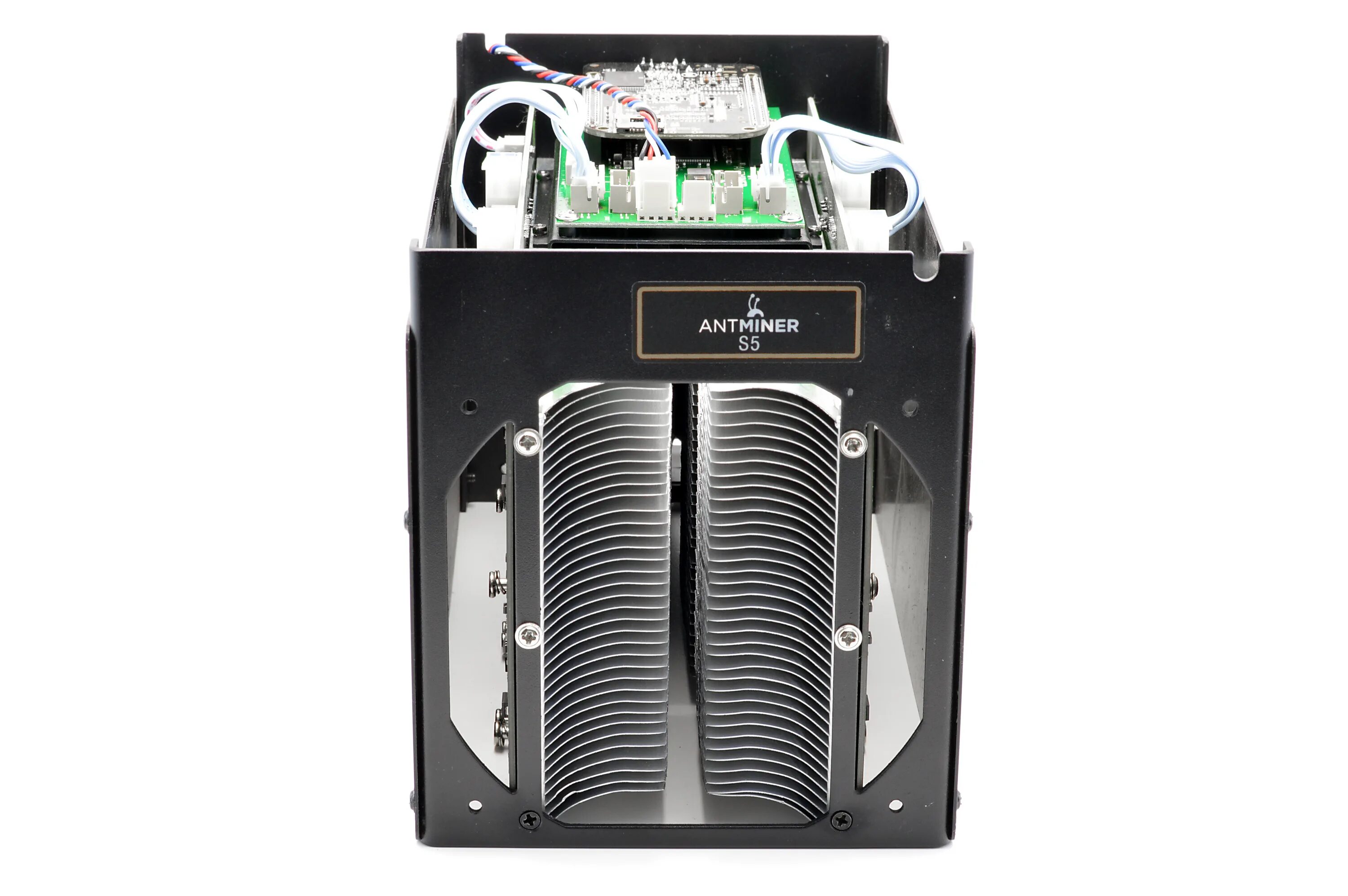 Bitmain antminer hydro. Antminer s9. водяное охлаждение для асика. antminer водяное охлаждение. майнер на водяном охлаждении.