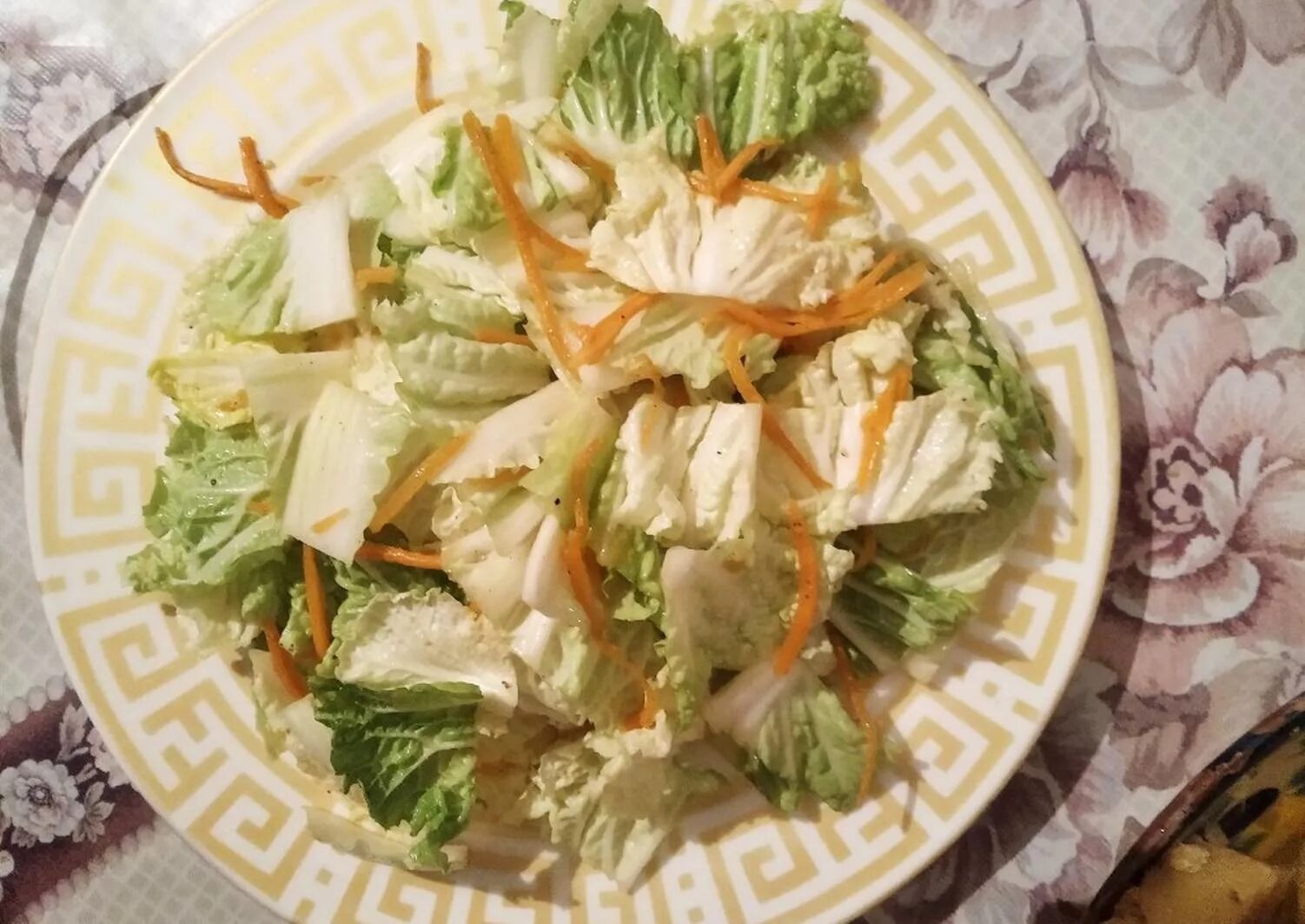 Закуска из капусты быстрая. Блюда с пекинской капустой. закуска с пекинской капустой. блюда из пекинской капусты. салат из пекинской капусты.