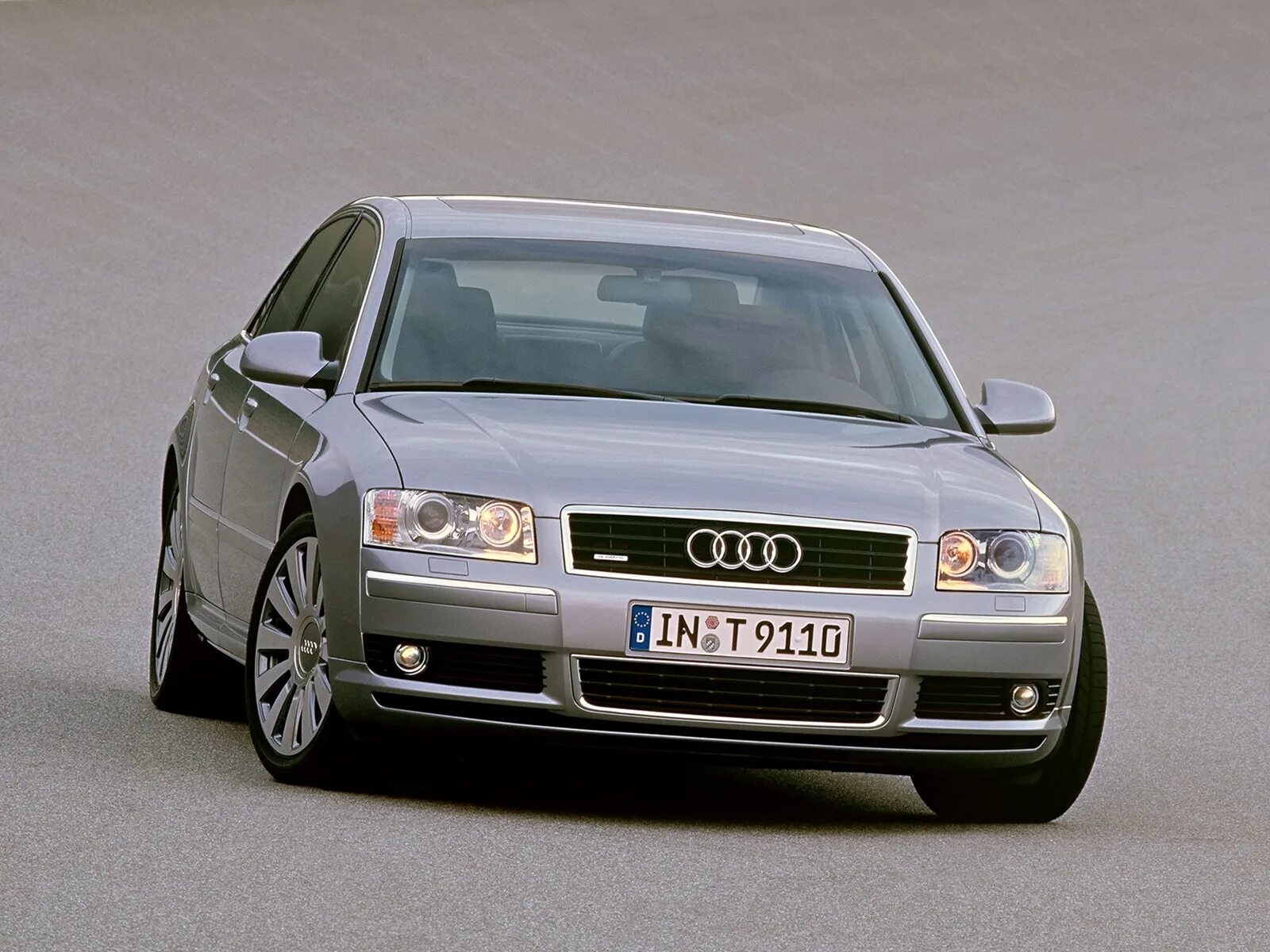 Audi a8 d3 2003. Ауди а8 4. 2 quattro. 2. Audi a8 2003.