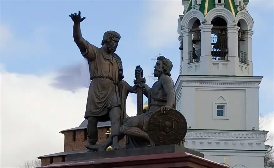 Крутицкое подворье в 17 веке. Церковь покрова филя. Храм василия блаженного москва. Храм василия блаженного москва 16 век. Московская церковь покрова в филях 17 век.