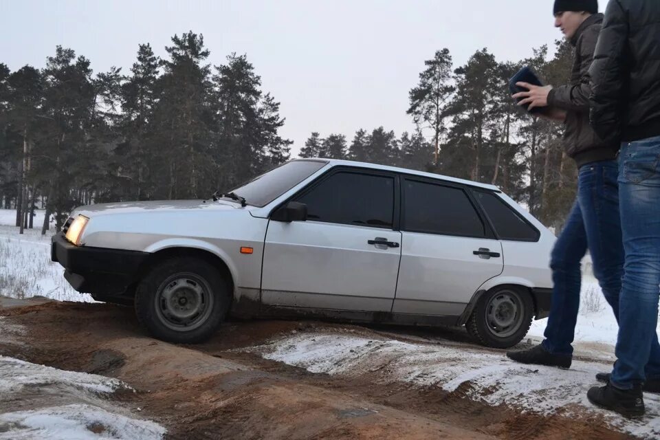 Экология картинки. Красная ваз 2114. Скрины мта. Окружающая среда. 1590х400 гта мта девочки танцуют на машинах.