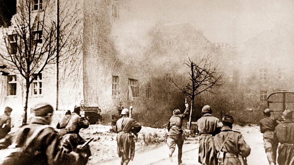 12 апреля 1945 года. Освобождение кенигсберга 1945. штурм кенигсберга 1945. земландская наступательная операция 1945. земландский полуостров восточная пруссия.