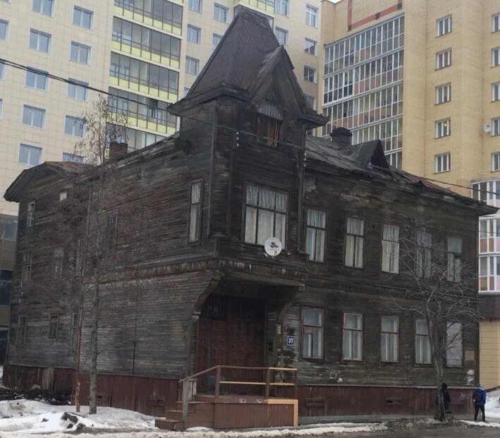 Старые дома архангельска. Архангельск центр деревяшки. Старый архангельск вологодская 42 деревянный дом. Воскресенская 37 архангельск. Старый архангельск вологодская 42 деревянный дом.