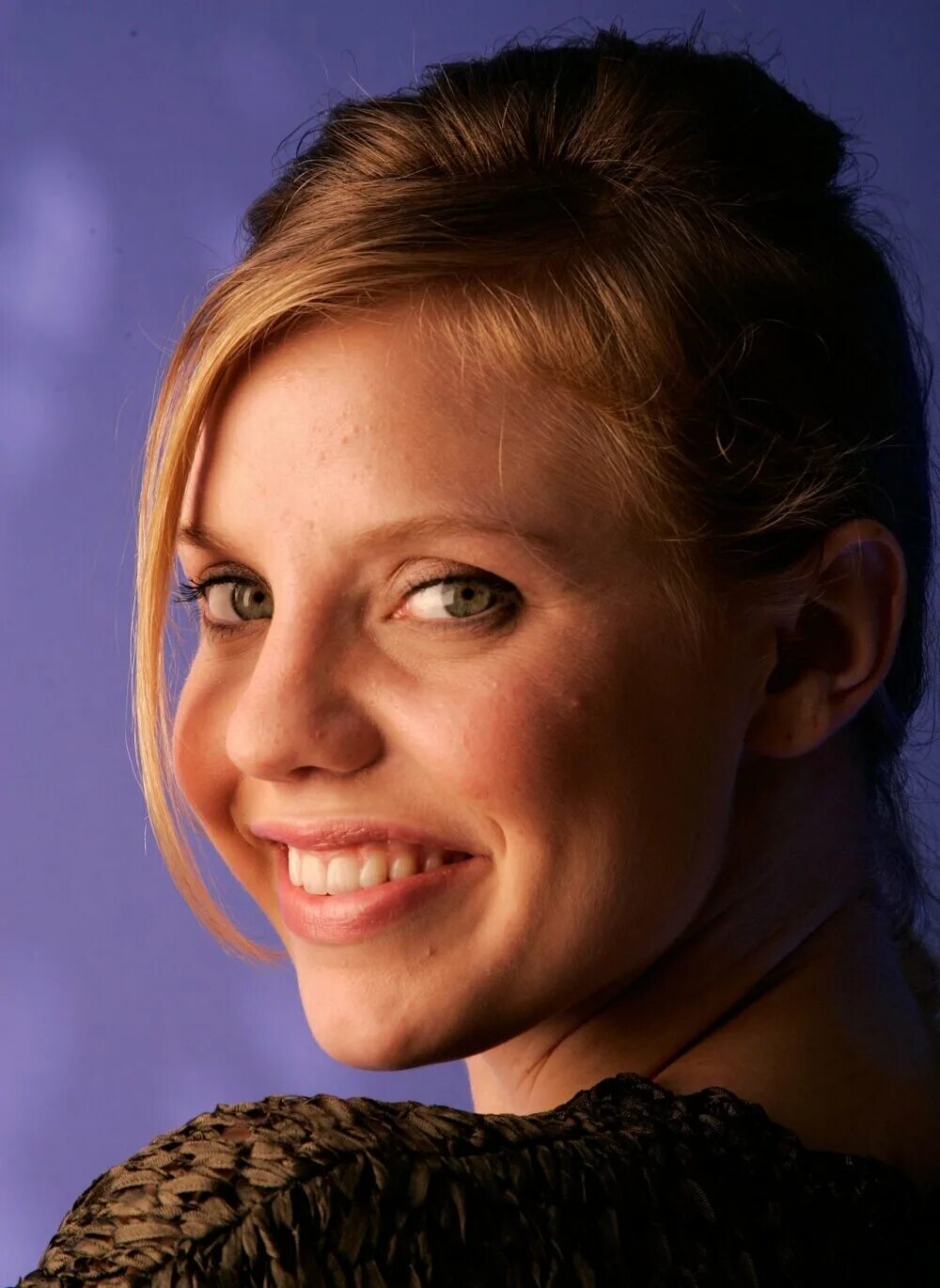 холли мейерс-шайер в детстве. фильм в гостях у элис кэндис берген. риз уизерспун элис. холли мейерс-шайер режиссёр. анни мейерс-шайер фильмы.