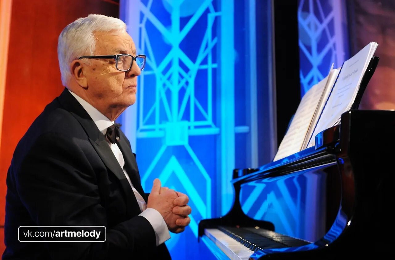 Раймонд паулс 2020. Паулс композитор. Раймонд паулс. Раймонд паулс 2020. Композитор раймонд паулс.