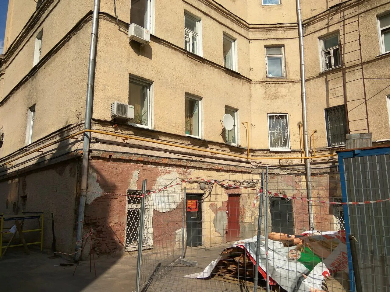 октябрьская 9 1 москва. октябрьская улица дом 9 москва. кафе bubbles москва. октябрьская ул. октябрьская 9 1 москва.